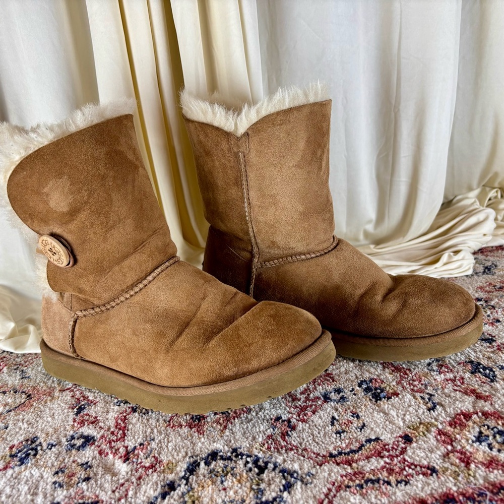 UGG Bailey Button ll Boot size 10 - Picture 8 of 16